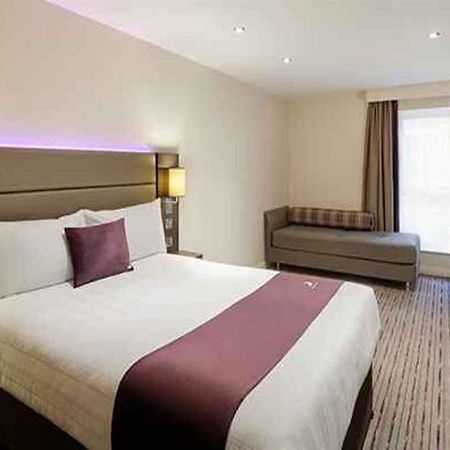 Premier Inn Premier Inn サフロン・ワルデン エクステリア 写真