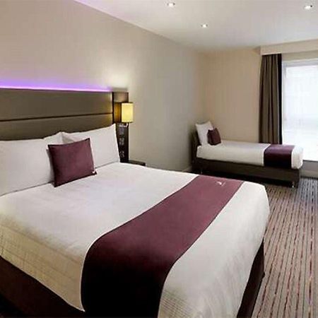 Premier Inn Premier Inn サフロン・ワルデン エクステリア 写真