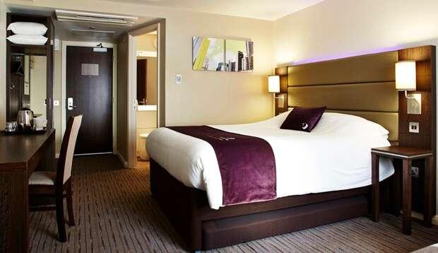 Premier Inn Premier Inn サフロン・ワルデン エクステリア 写真