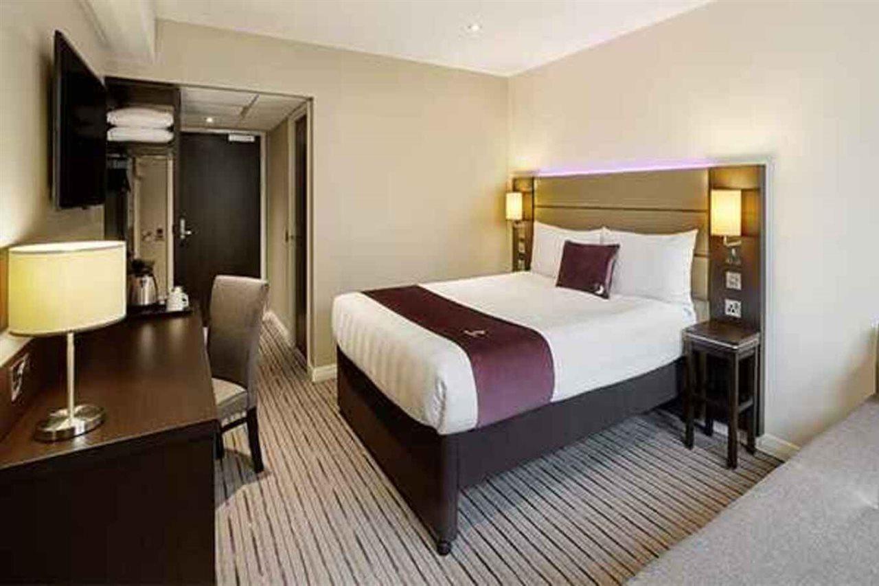 Premier Inn Premier Inn サフロン・ワルデン エクステリア 写真
